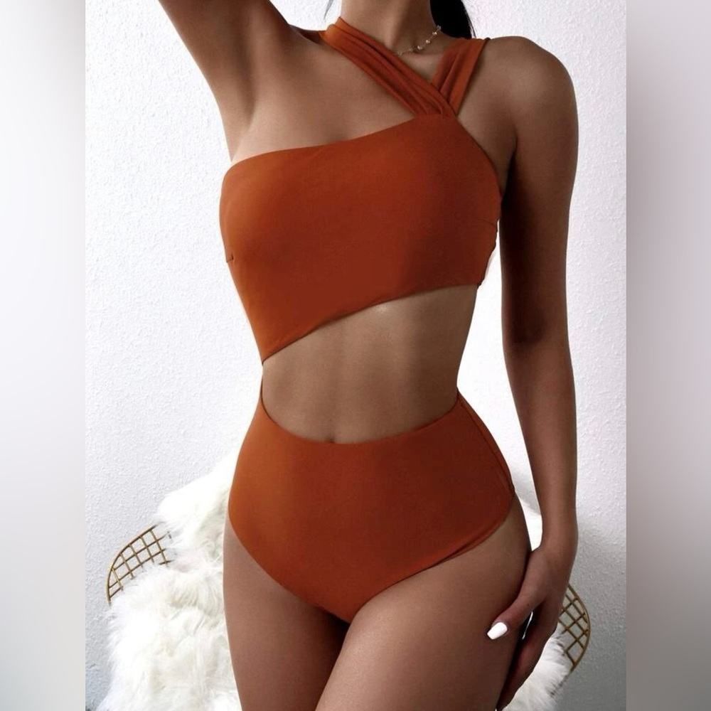 SHEIN Swim Chicsea Cut-out Waist One Piece Swimsuit